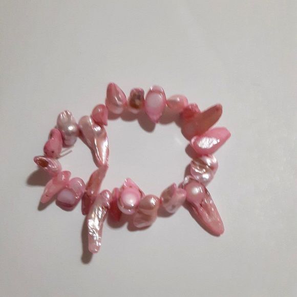 Beachy pink shell stretch bracelet - Picture 1 of 2